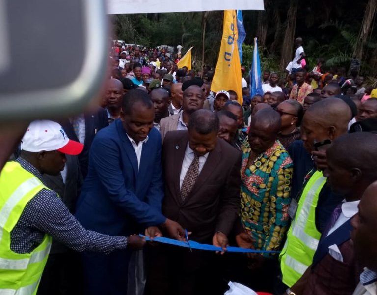RDC-Sankuru : Moïse Ekanga offre un pont aux populations de Kole ...