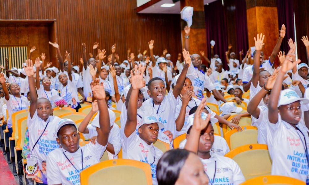 RDC : Plus de 500 élèves bénéficiaires de tablettes numériques par la ...