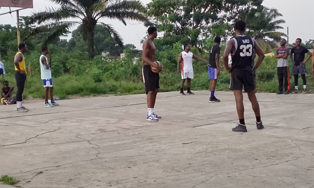 Basketball en RDC : des carrières prometteuses étouffées par le manque de moyens