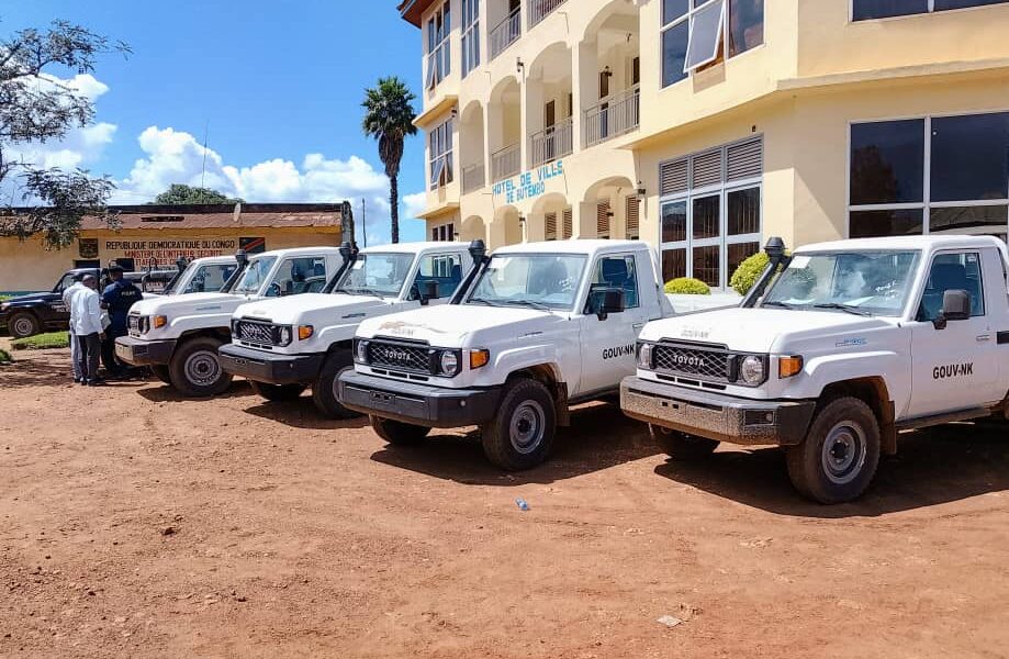 Butembo renforce sa sécurité : 6 jeeps neuves remises aux forces de l’ordre