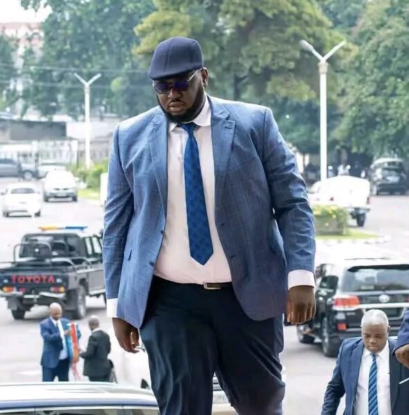 Élection FECOFA : Kevin Issa conteste la candidature de Véron Mosengo et demande son invalidation